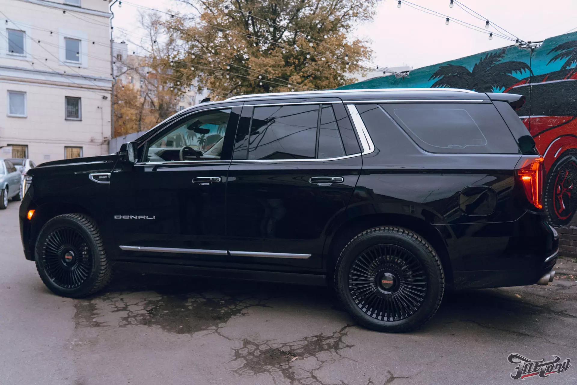 Новые кованые диски и Шиномонтаж на вибростенде для GMC Yukon